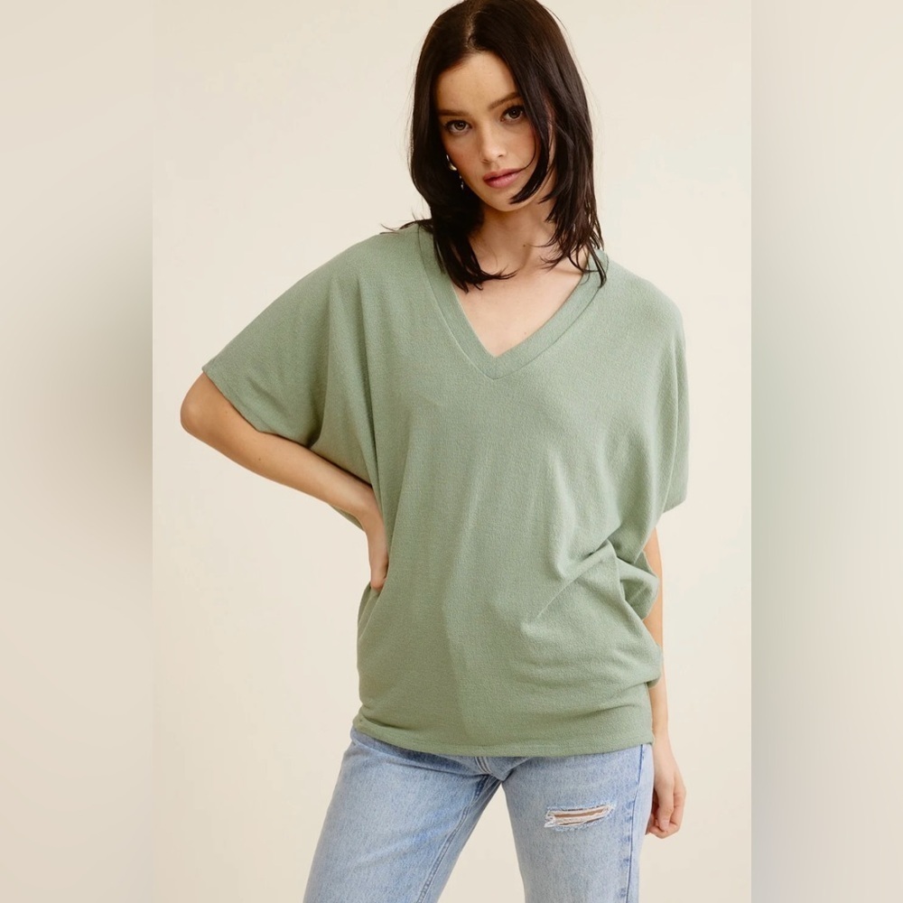 Charlotte Avery Boutique Brand Oversized Bat Wing Top Size Large